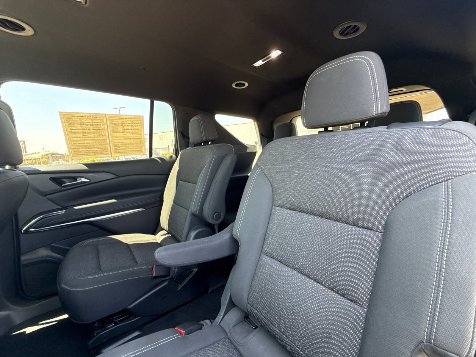 Used 2024 Chevrolet Traverse LT FWD image 11