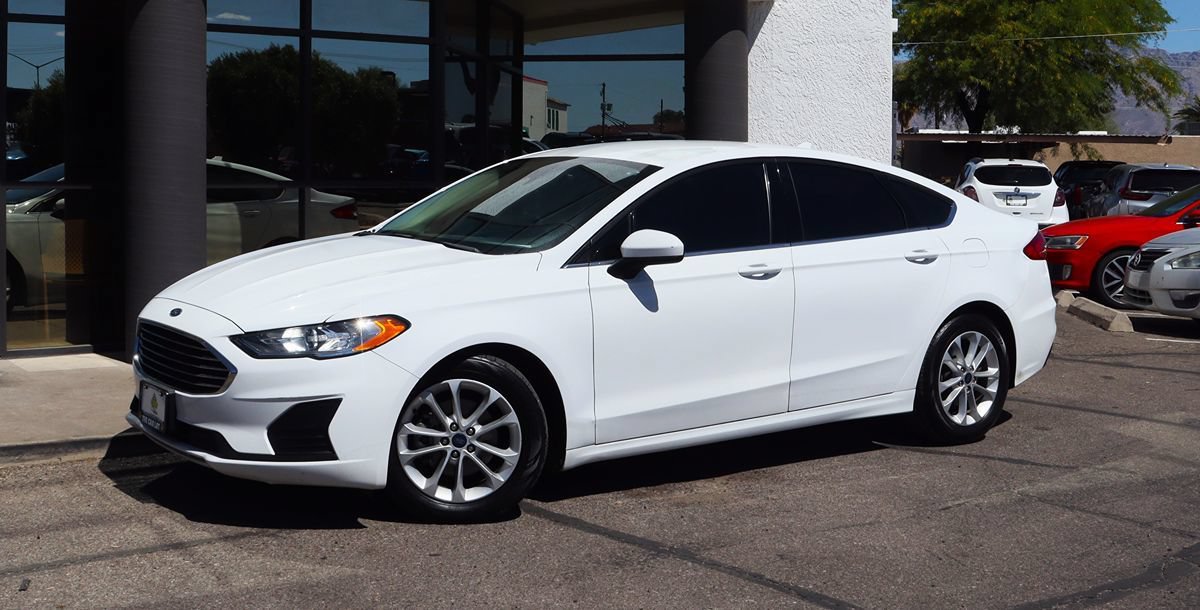 Used 2020 Ford Fusion SE image 3
