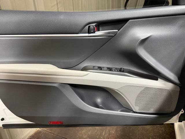 Used 2023 Toyota Camry SE w/ Convenience Package FWD image 12