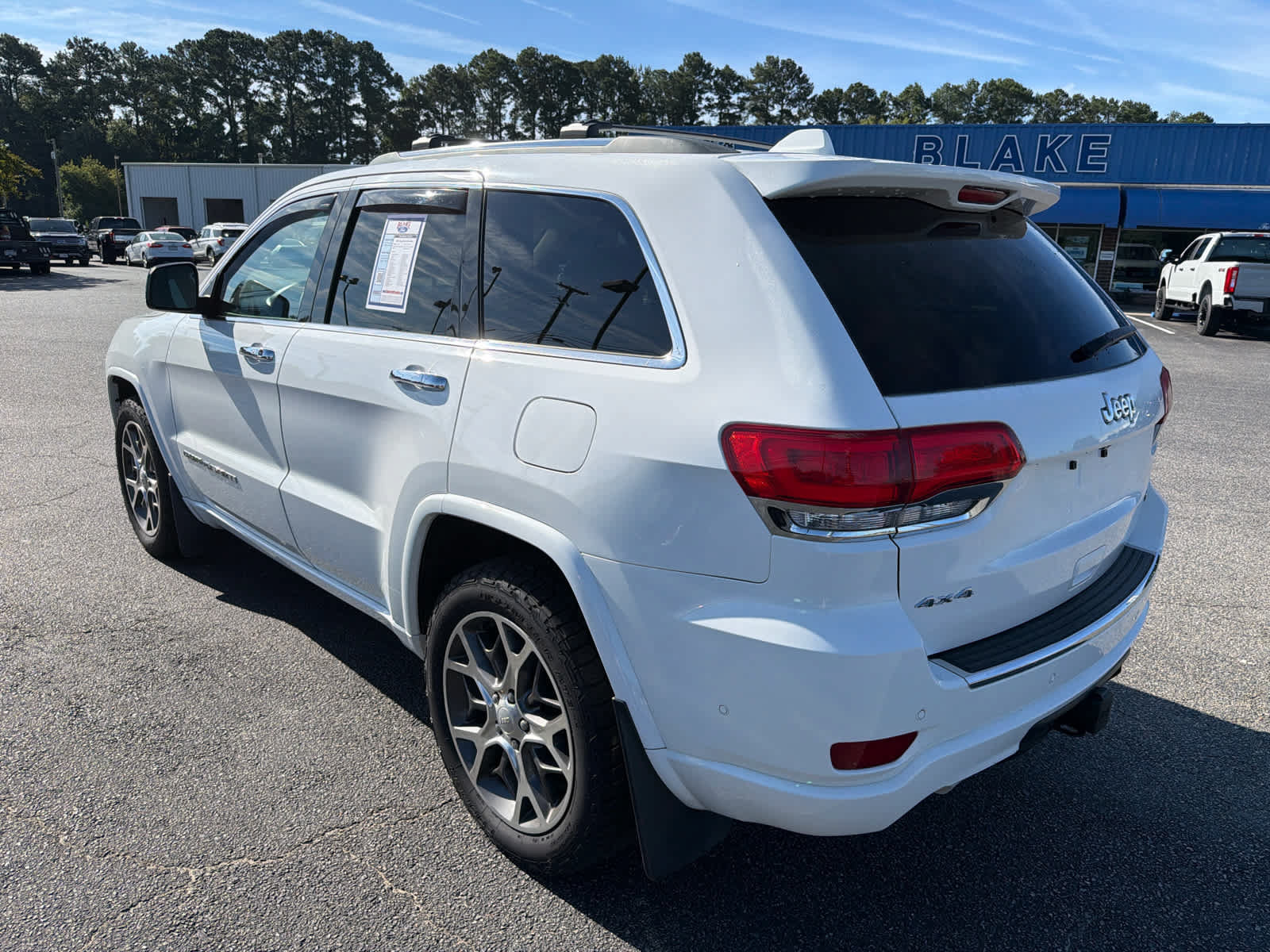 Used 2020 Jeep Grand Cherokee Overland AWD/4WD image 5