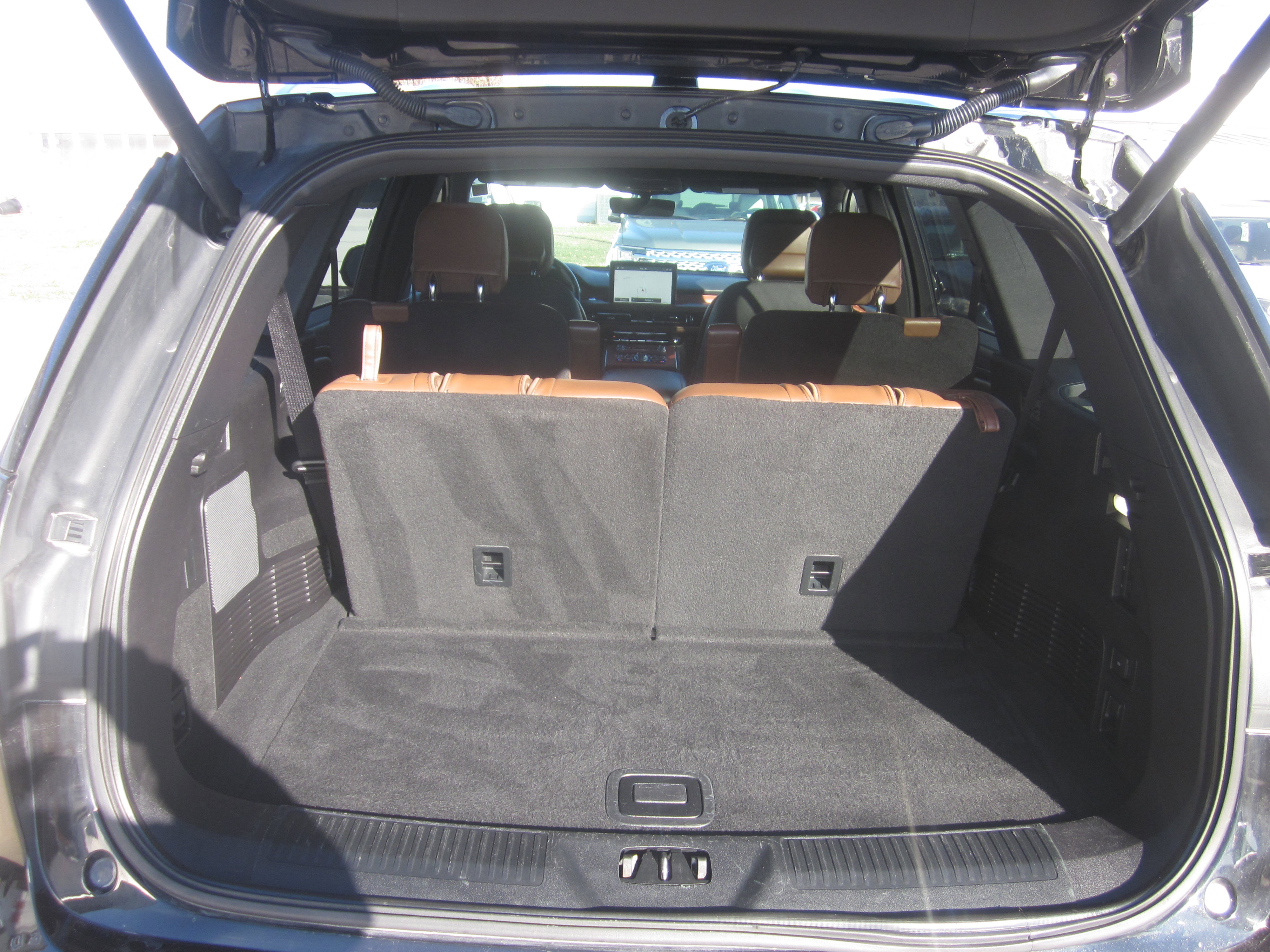 Used 2020 Lincoln Aviator Reserve w/ Elements Package Plus image 8