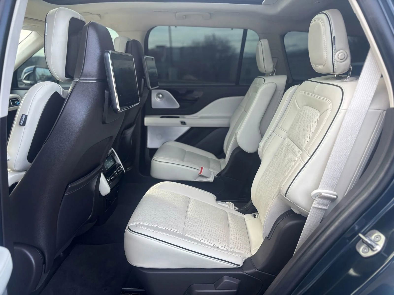 Used 2020 Lincoln Aviator Black Label image 17