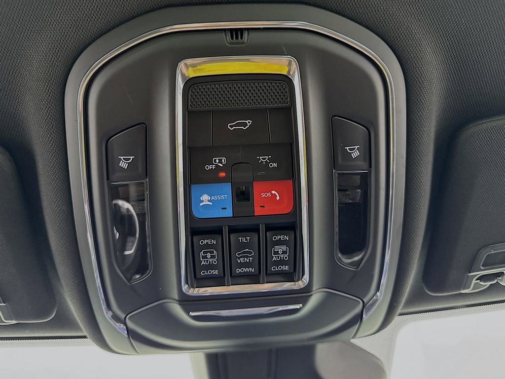 Used 2023 Jeep Grand Cherokee Trailhawk w/ Advanced Protech Group II AWD/4WD image 20