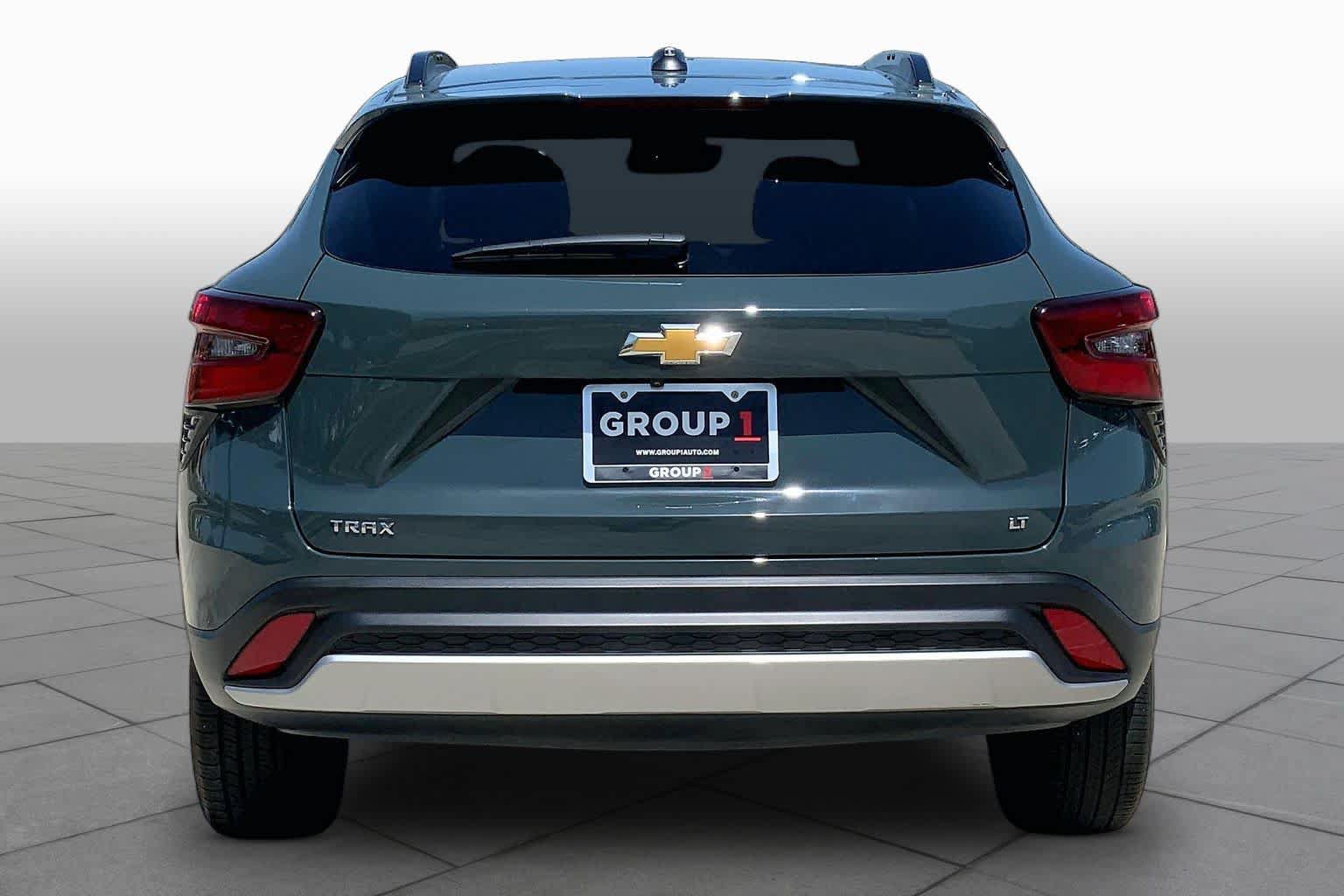 Used 2025 Chevrolet Trax LT FWD image 5