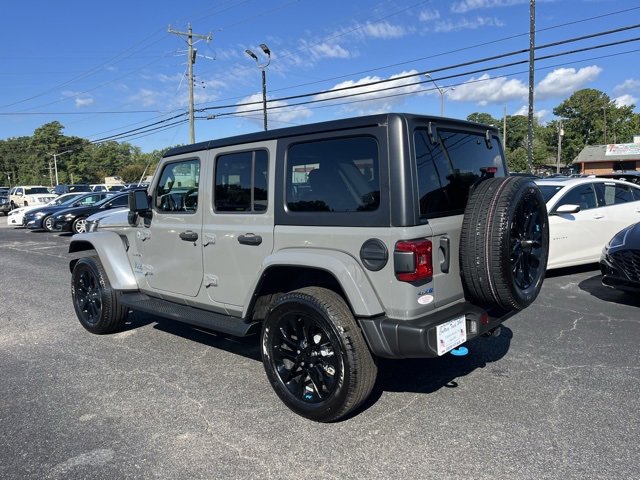 Used 2023 Jeep Wrangler Unlimited Sahara w/ Cold Weather Group image 6