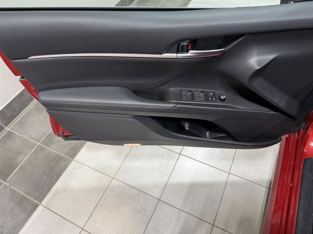 Used 2023 Toyota Camry XLE image 18