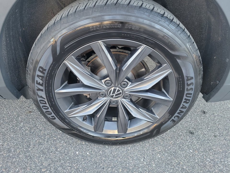 Certified 2022 Volkswagen Tiguan SE image 30