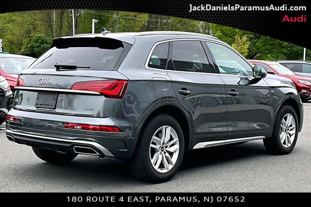 Used 2023 Audi Q5 2.0T Premium w/ Convenience Package AWD/4WD image 2