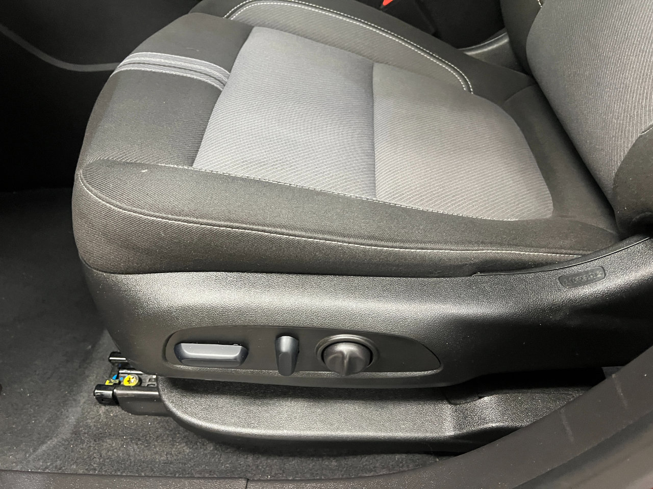 Used 2025 Chevrolet Blazer LT image 22