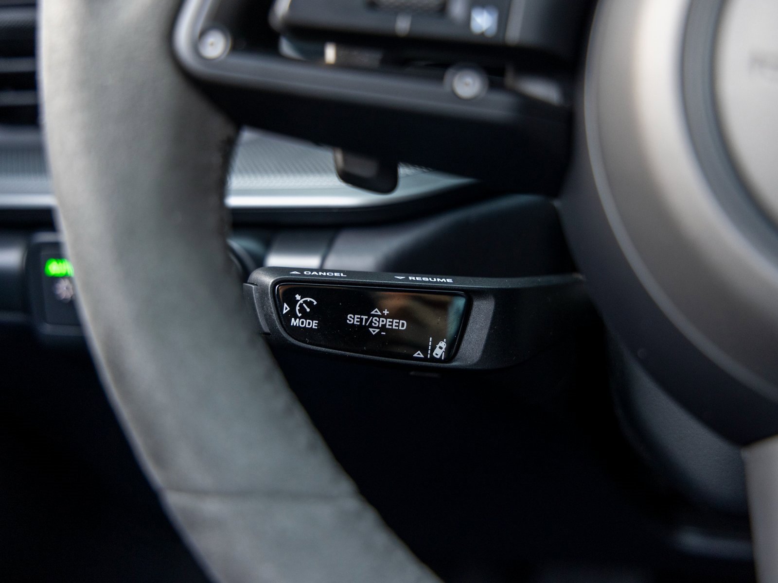 Certified 2025 Porsche 911 Carrera image 36