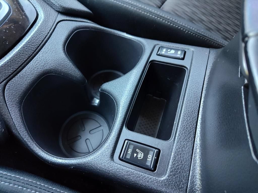 Used 2020 Nissan Rogue SV FWD image 24