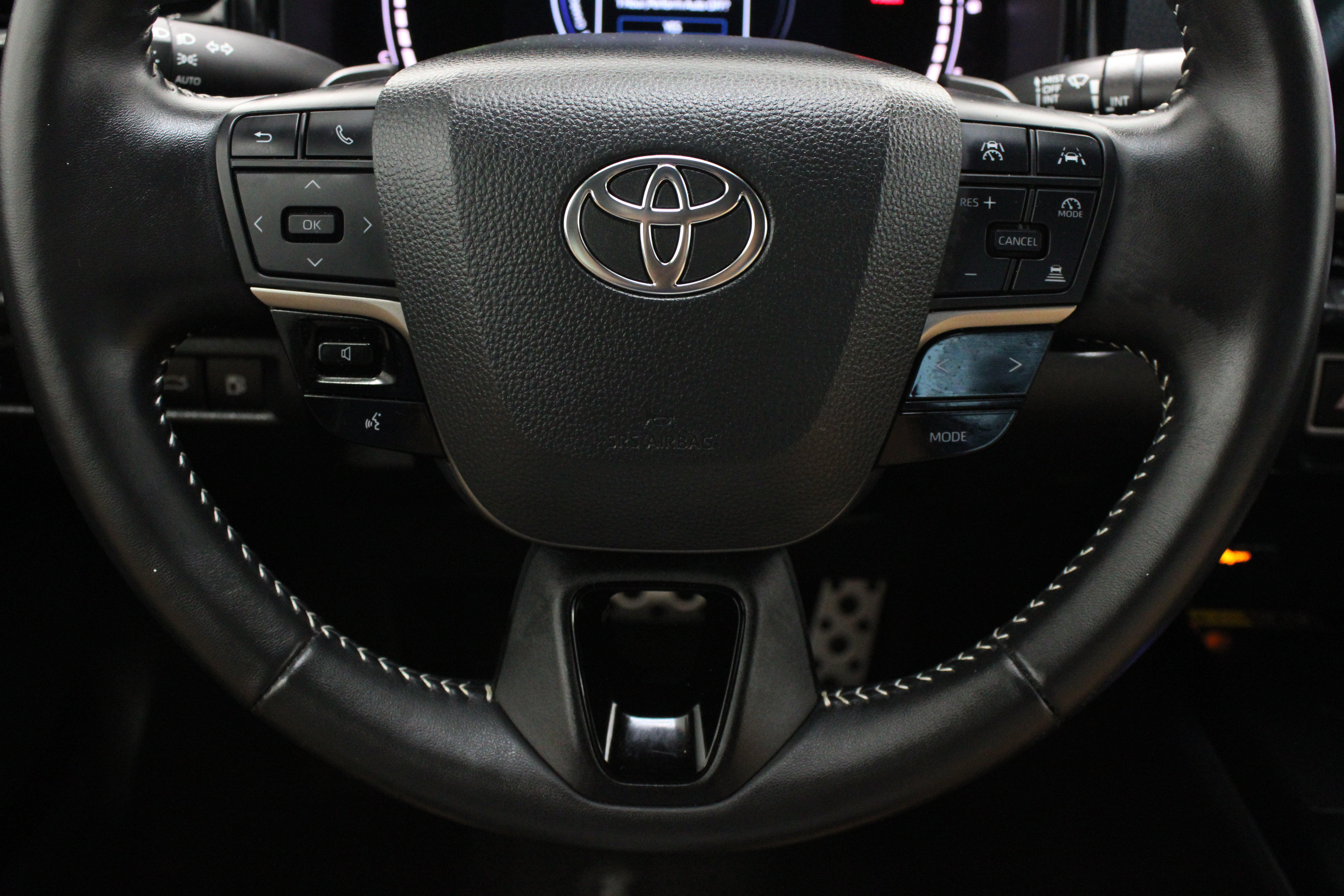 Used 2025 Toyota Camry SE FWD image 24