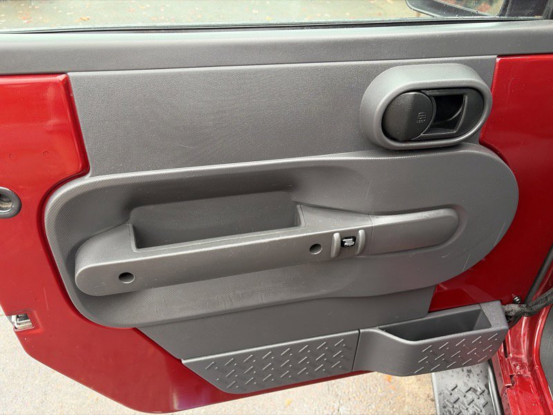 Used 2010 Jeep Wrangler Unlimited Sport image 9