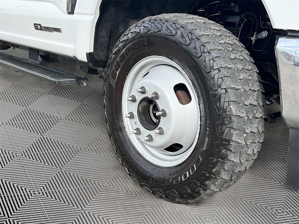 Used 2025 Ford F350 XLT image 28