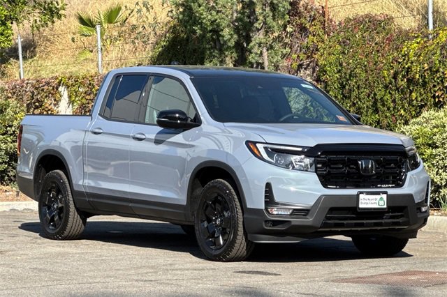 New 2026 Honda Ridgeline Black Edition image 2