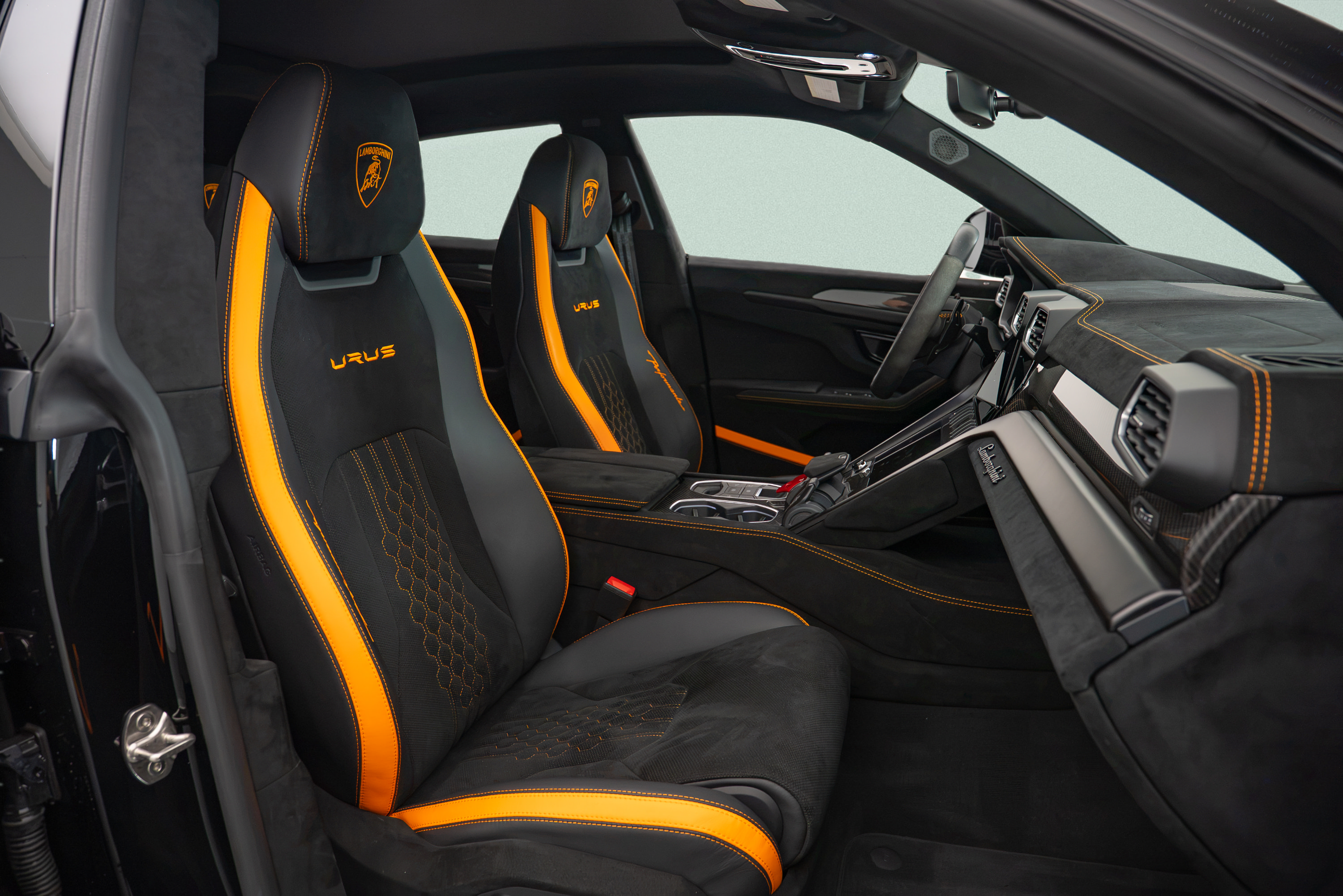 Used 2024 Lamborghini Urus Performante AWD/4WD image 16