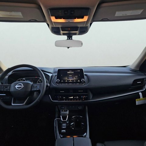 Certified 2025 Nissan Rogue SV w/ SV Premium Package image 11