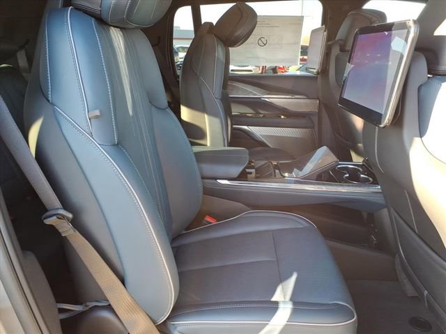 New 2026 Cadillac Escalade IQ Luxury 2 image 21