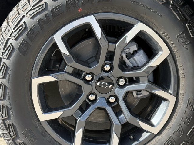 New 2026 Chevrolet Equinox ACTIV w/ Convenience Package III FWD image 11