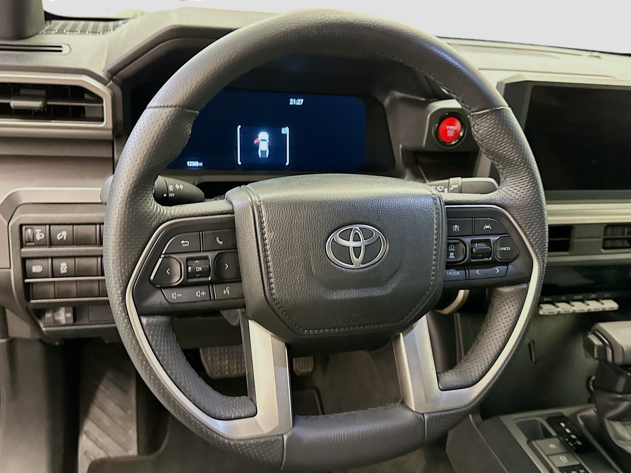 Used 2025 Toyota Tacoma TRD Off-Road image 18