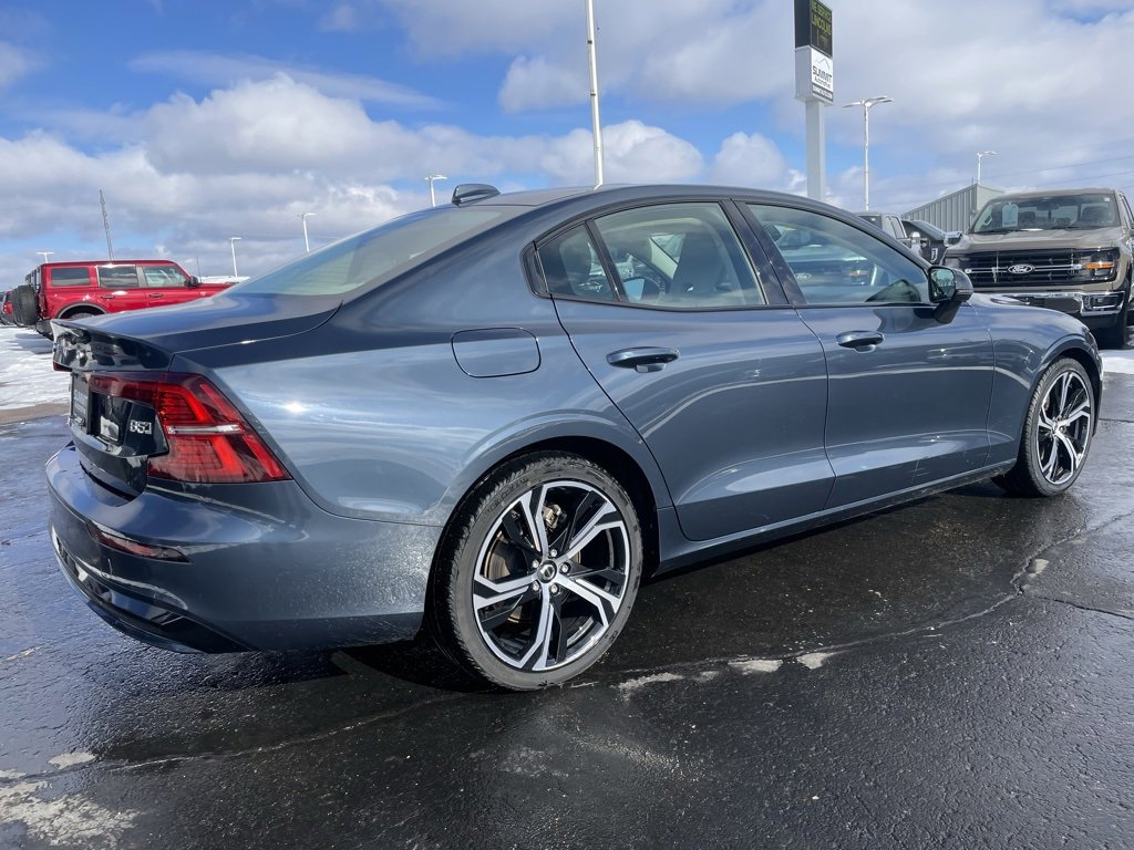 Used 2024 Volvo S60 B5 Core image 4