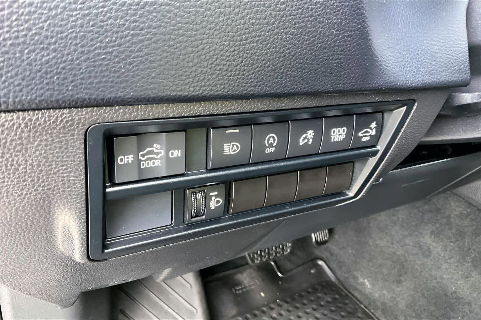 Used 2024 Toyota Tundra SR5 w/ SR5 Convenience Package AWD/4WD image 32