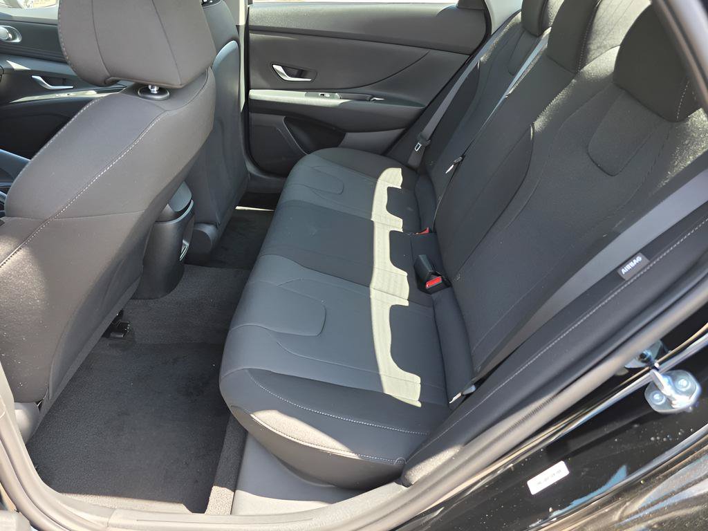 New 2026 Hyundai Elantra SE FWD image 11