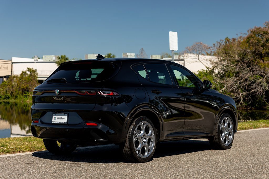 New 2025 Alfa Romeo Tonale w/ Premium Package image 4