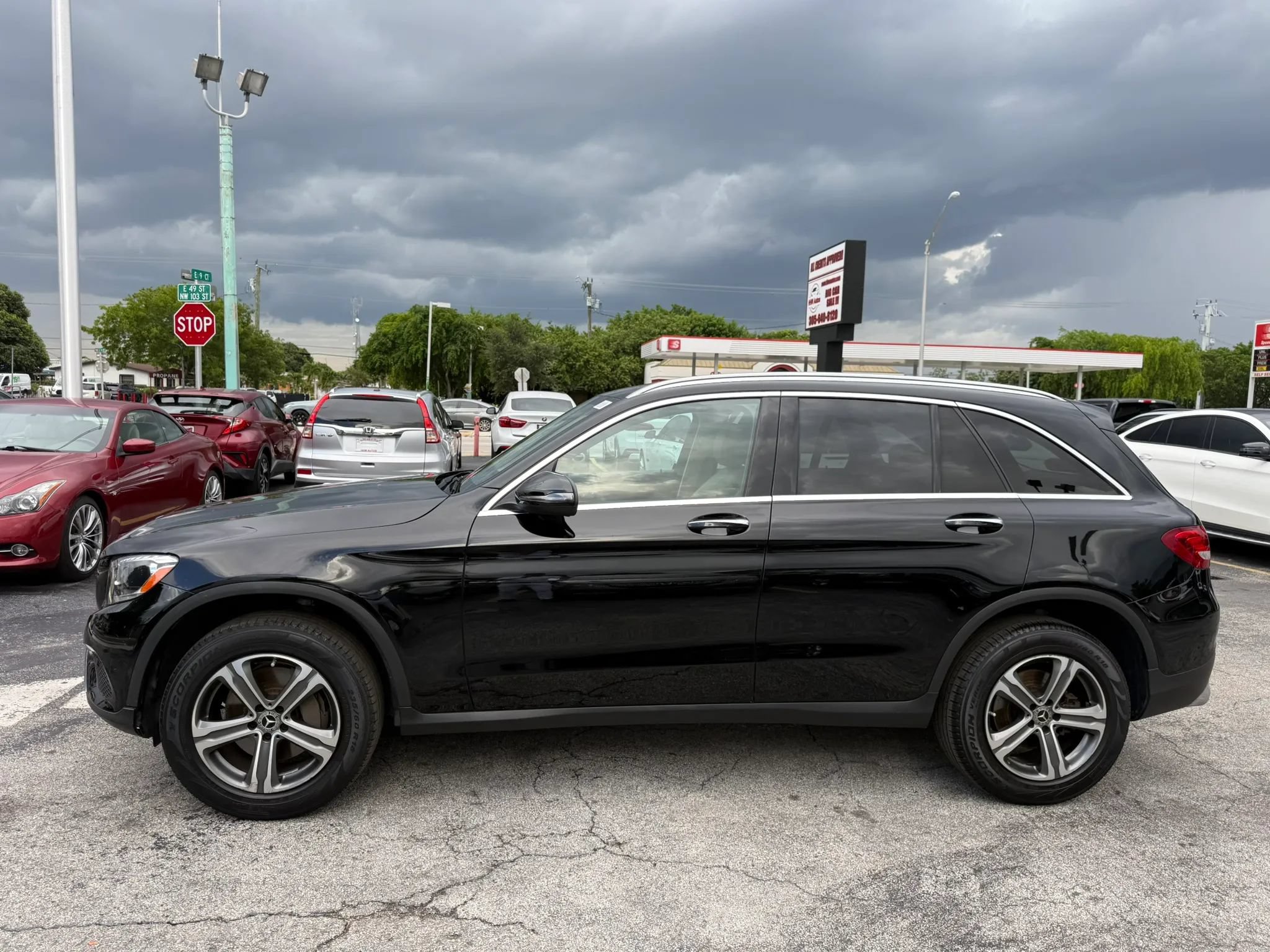 Used 2019 Mercedes-Benz GLC 300 image 2