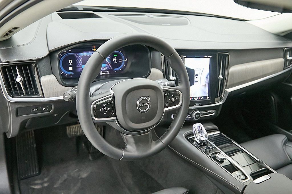 Certified 2024 Volvo S90 T8 Ultimate image 13