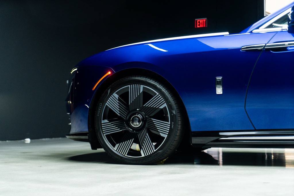 Used 2024 Rolls-Royce Spectre w/ Spectre Launch Package AWD/4WD image 23