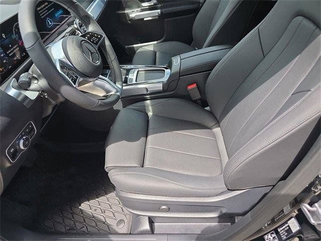 Used 2026 Mercedes-Benz GLB 250 4MATIC image 25