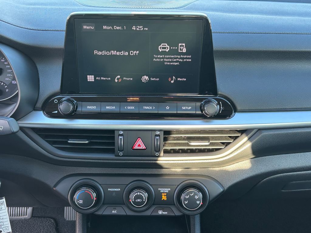 Used 2024 Kia Forte LXS w/ LXS Technology Package image 13