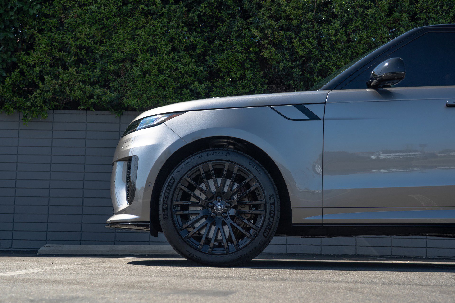 Used 2024 Land Rover Range Rover Sport image 9