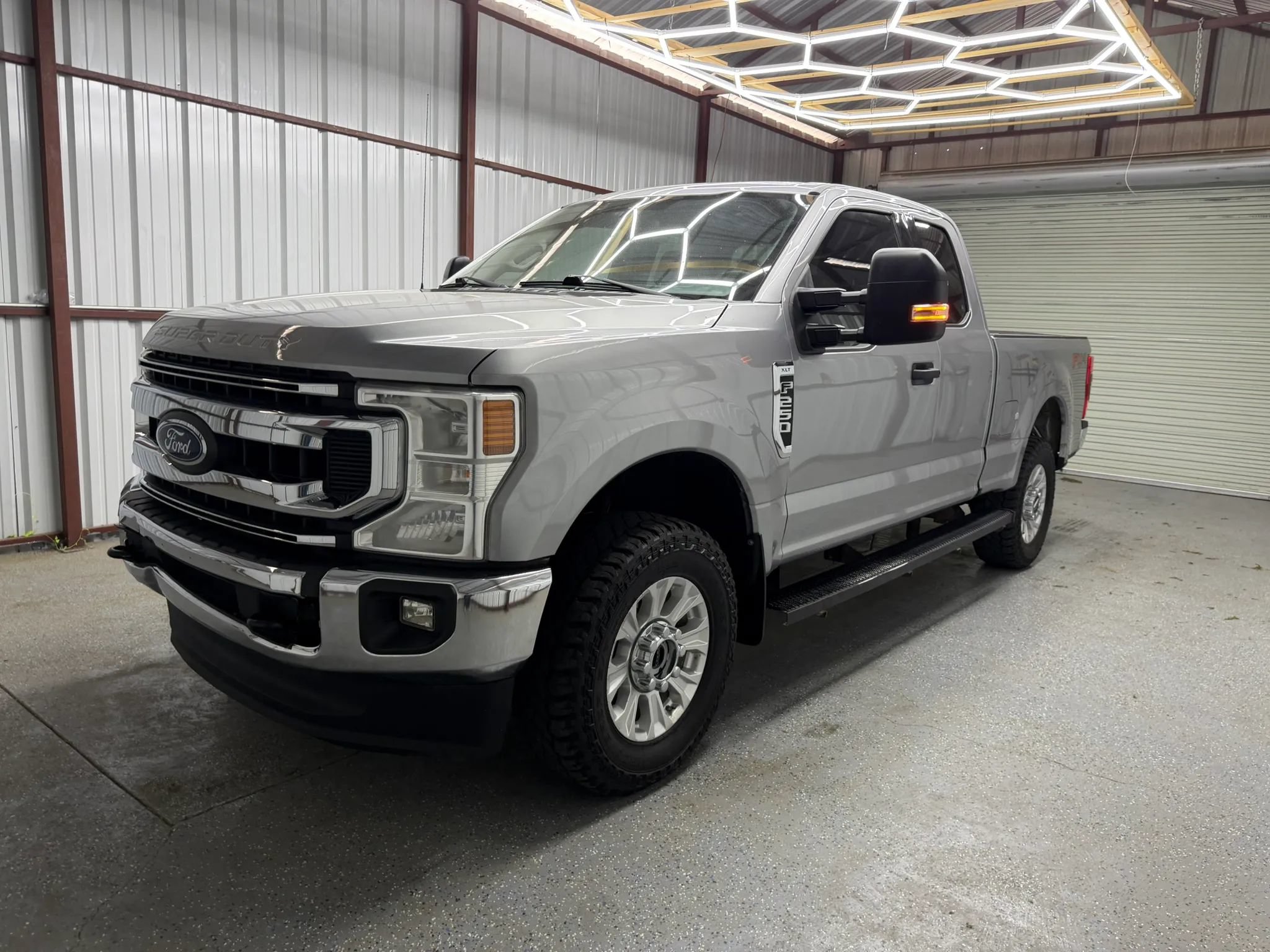Used 2020 Ford F250 XLT w/ XLT Value Package AWD/4WD image 3