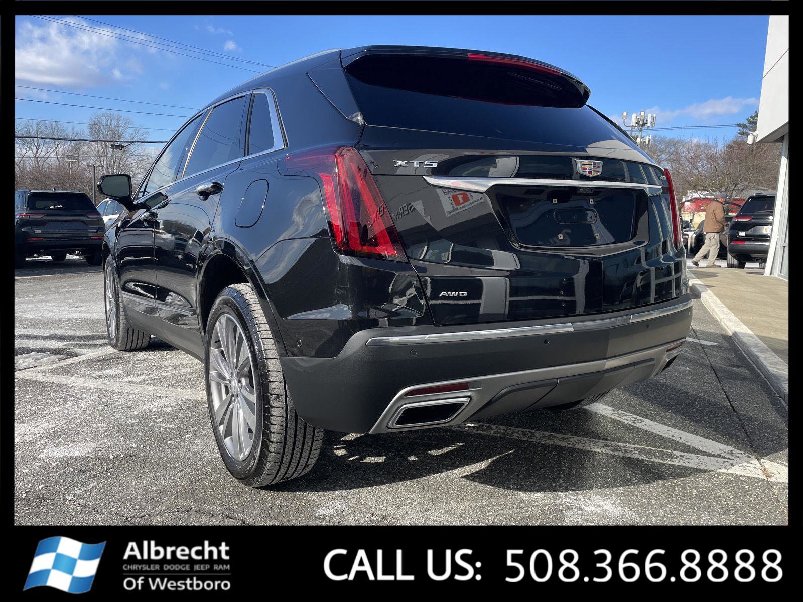 Used 2024 Cadillac XT5 Premium Luxury w/ Technology Package image 3