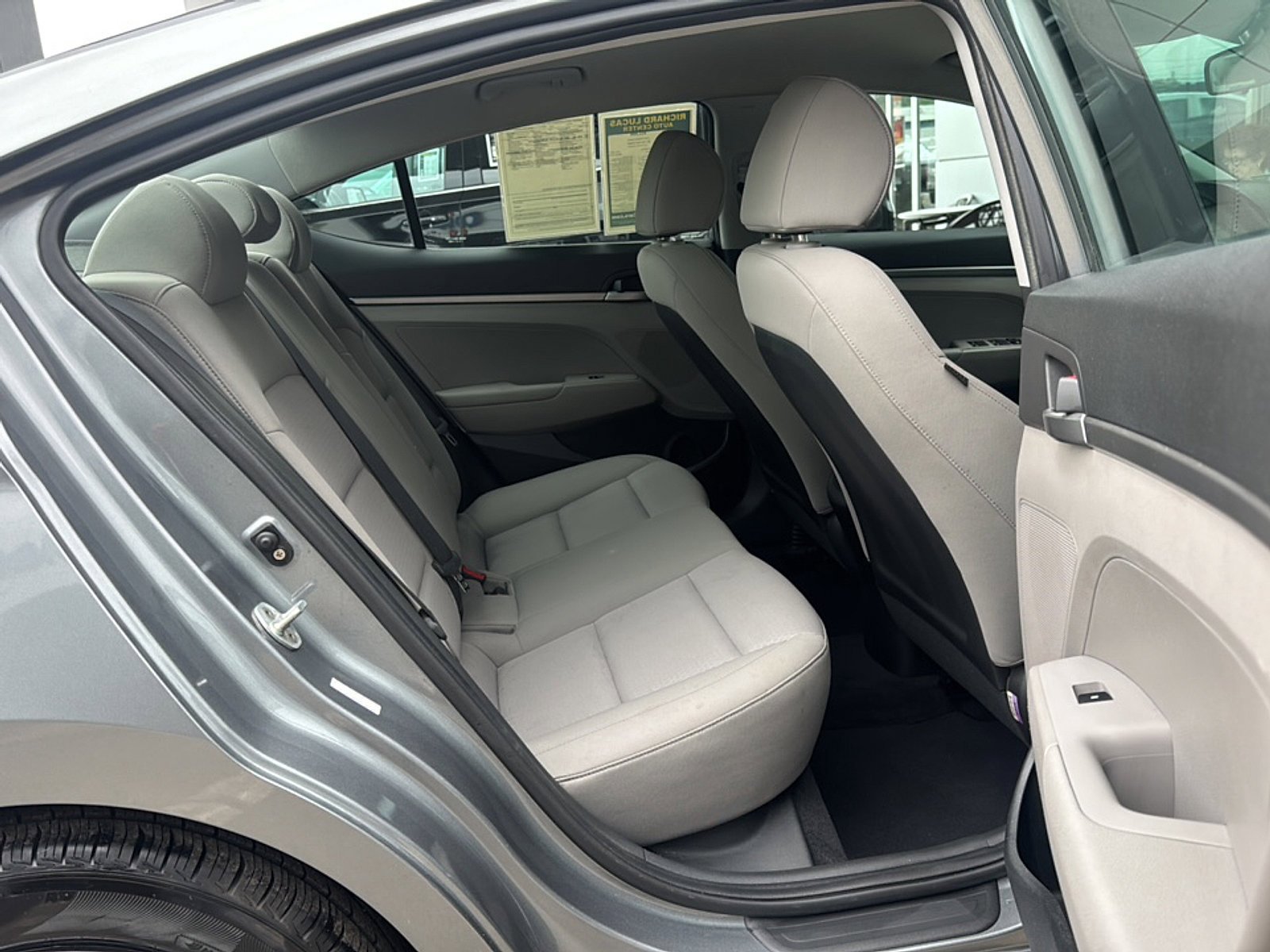 Used 2018 Hyundai Elantra SE FWD image 18