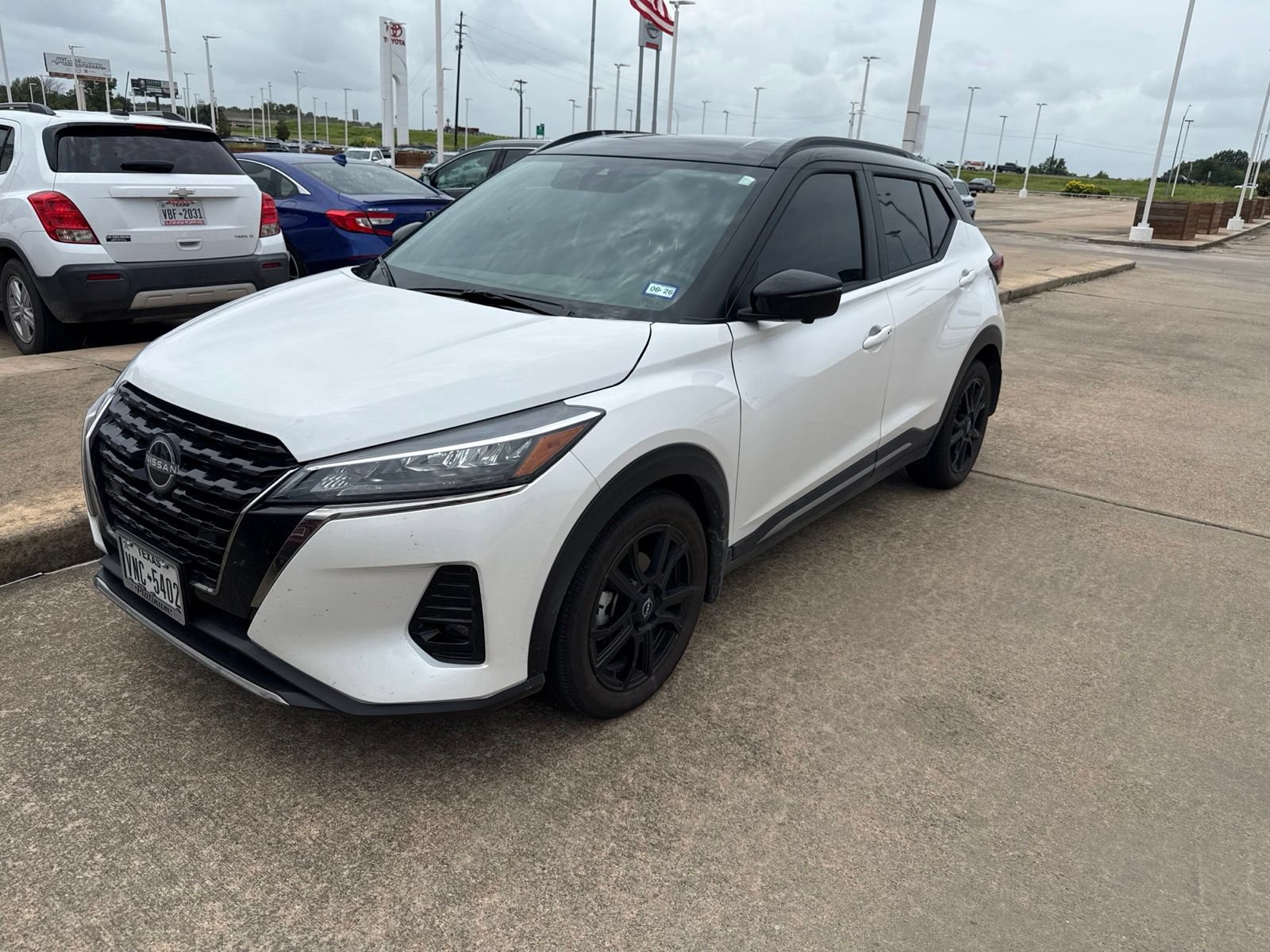Used 2024 Nissan Kicks SR w/ SR Premium Package FWD video 1