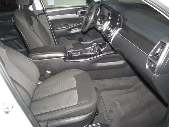 Used 2023 Kia Sorento LX FWD image 19