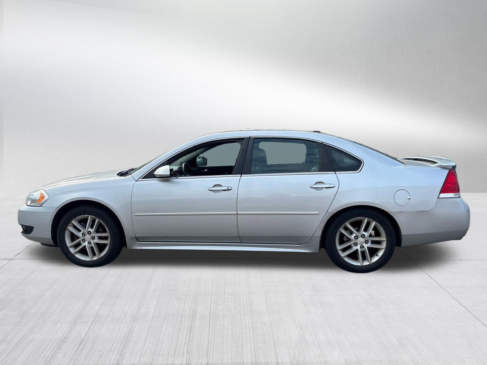 Used 2013 Chevrolet Impala LTZ FWD image 6