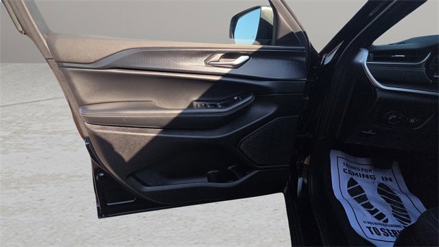 Used 2024 Jeep Grand Cherokee L Laredo w/ Luxury Tech Group I image 22