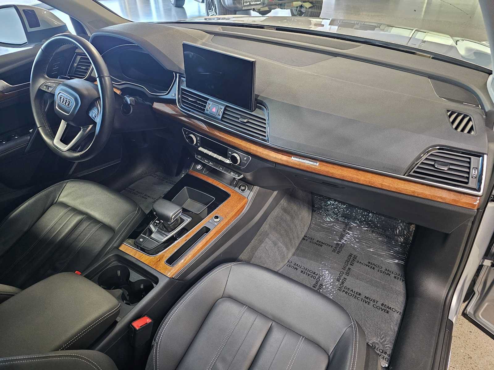 Used 2023 Audi Q5 2.0T Premium Plus w/ Premium Plus Package AWD/4WD image 11