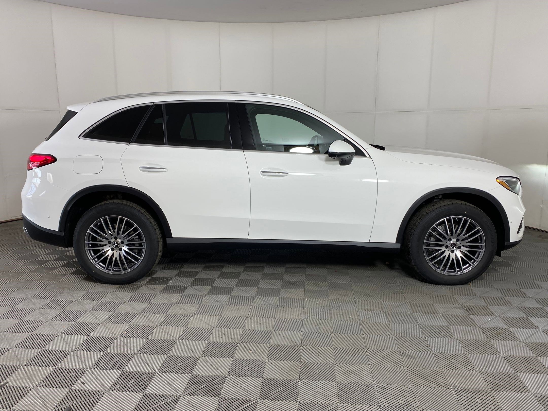 Used 2026 Mercedes-Benz GLC 300 4MATIC image 7