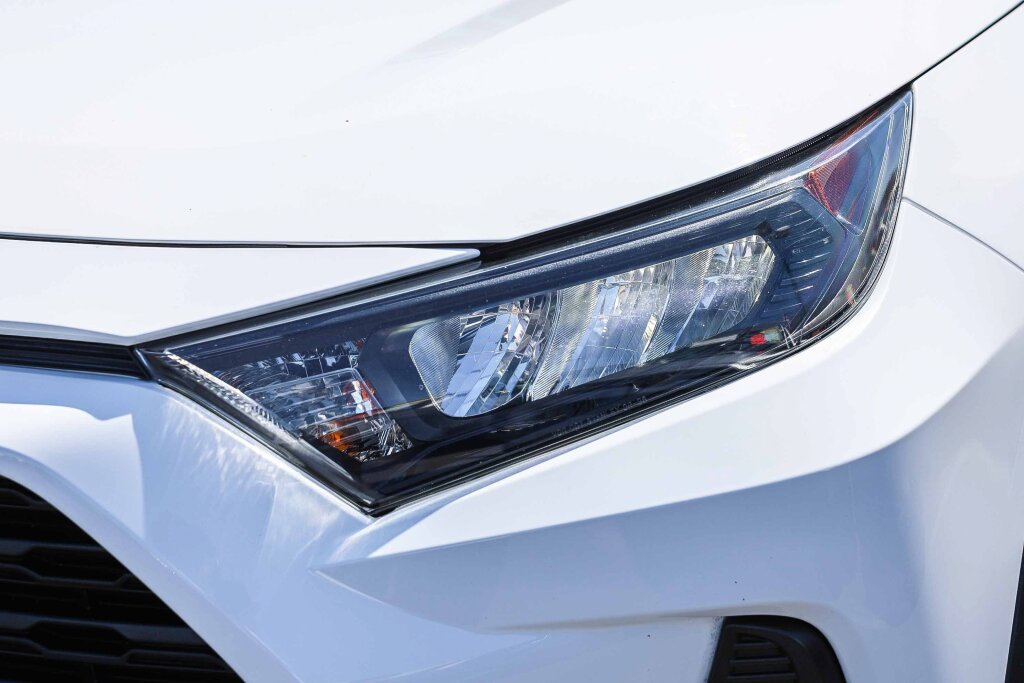 Certified 2021 Toyota RAV4 LE AWD/4WD image 20