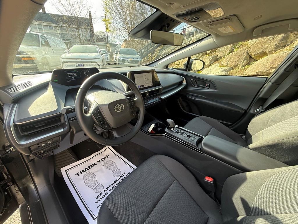 Used 2025 Toyota Prius LE image 15