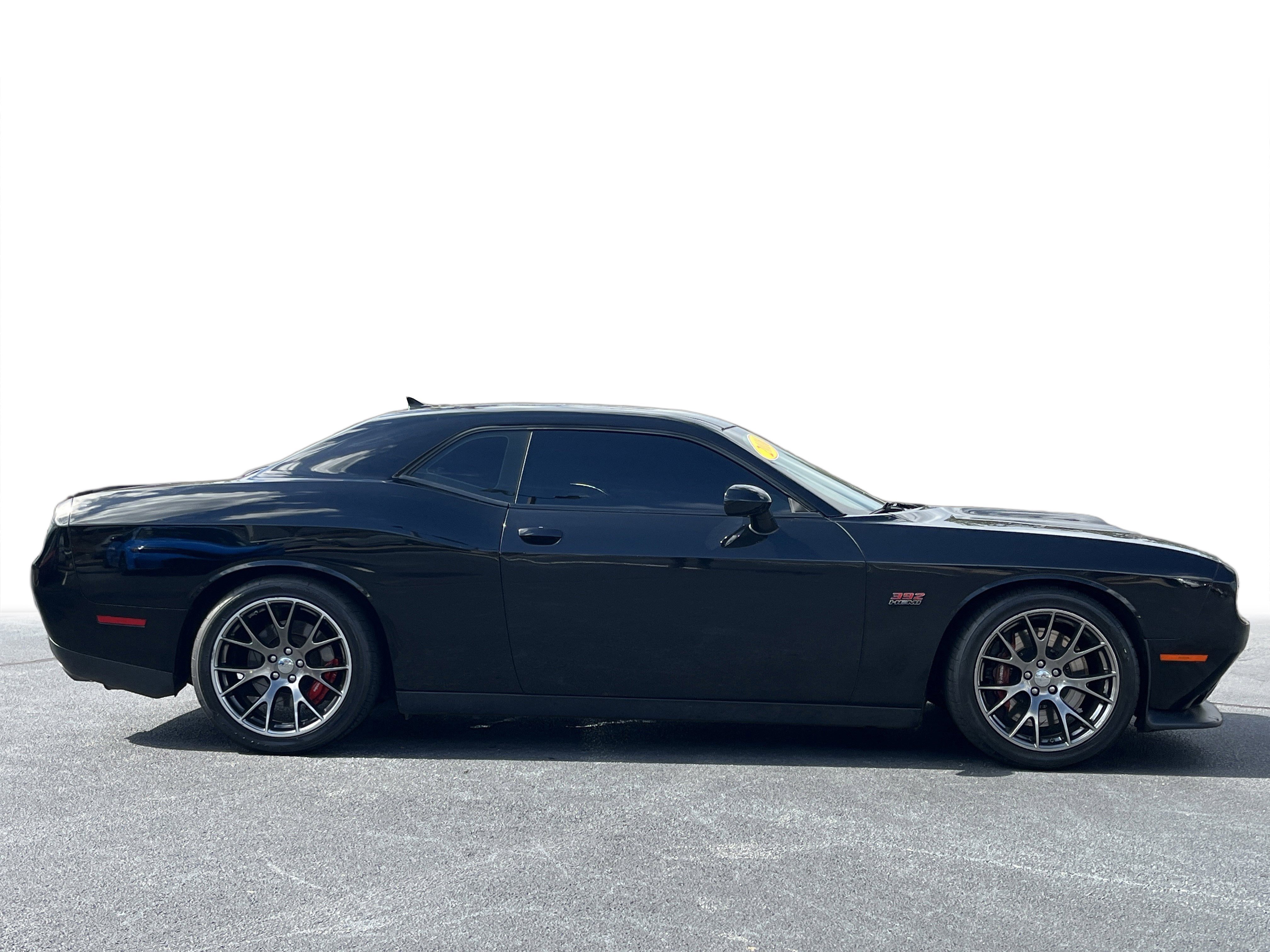 Used 2016 Dodge Challenger SRT w/ Technology Group image 24