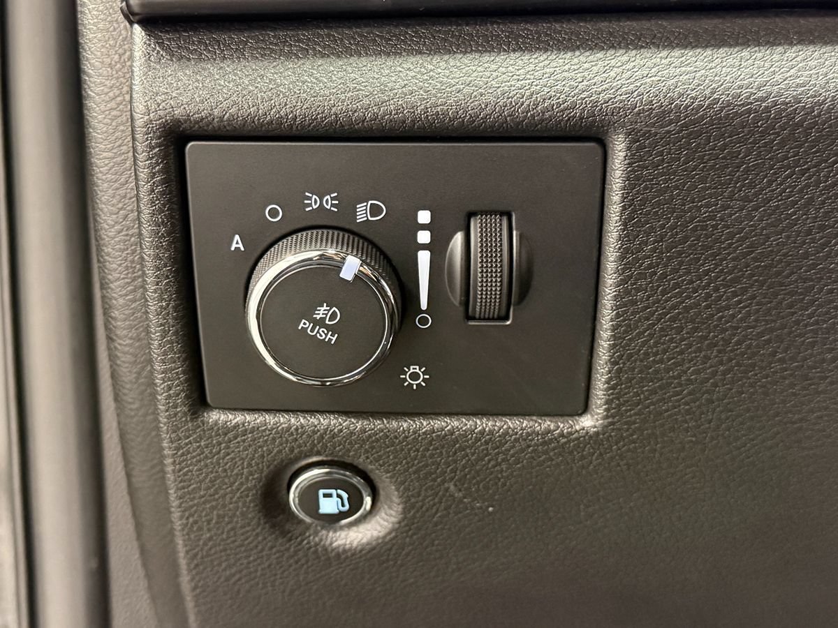 Used 2021 Jeep Grand Cherokee Laredo X AWD/4WD image 18