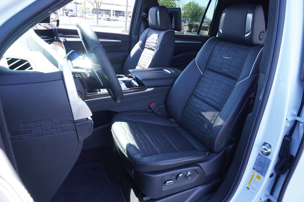 New 2026 Cadillac Escalade ESV Platinum Sport w/ LPO, ONYX Package image 15