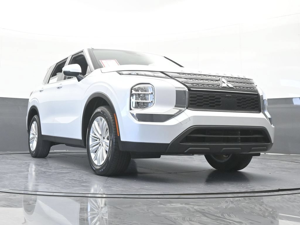 Used 2024 Mitsubishi Outlander ES FWD image 66