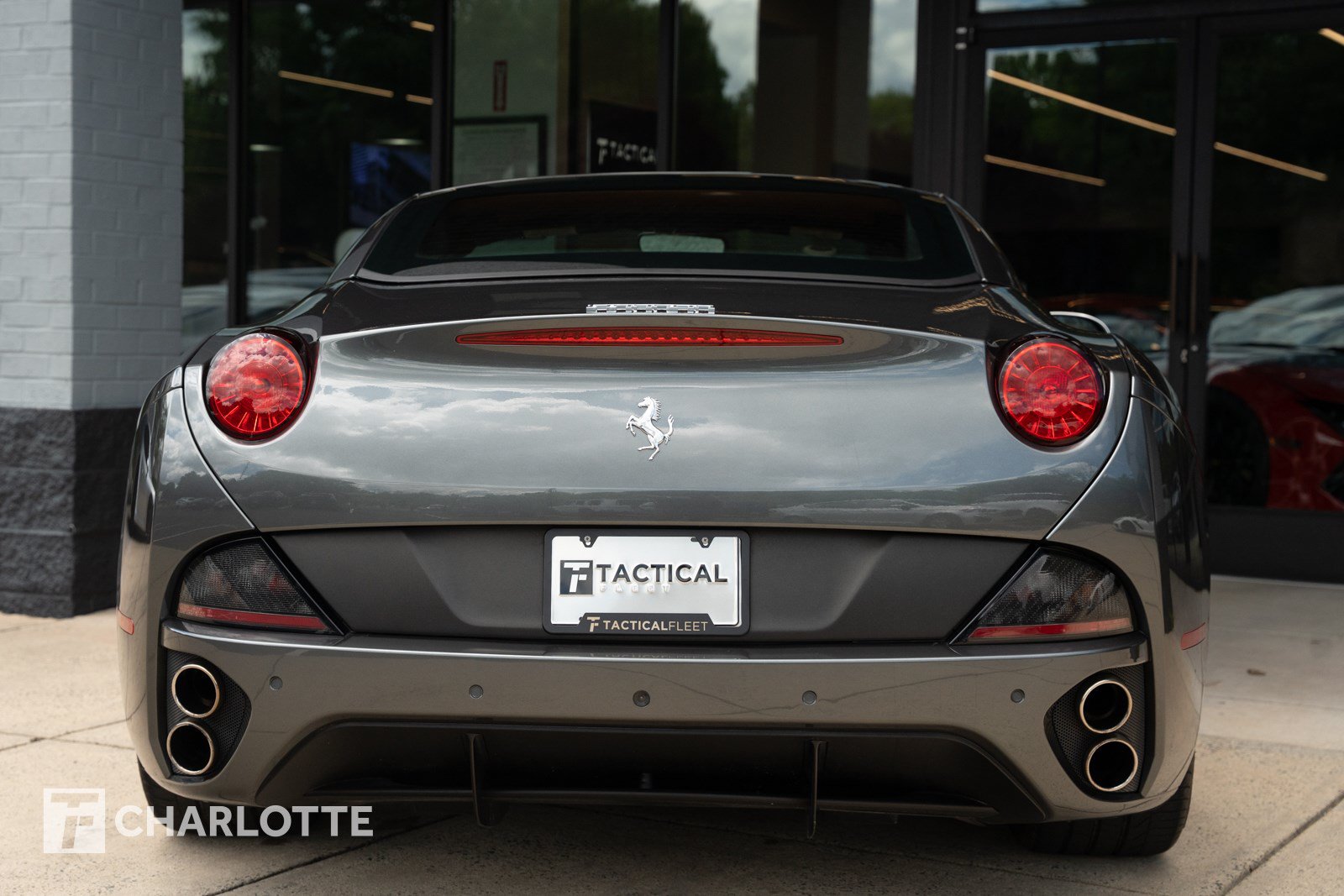 Used 2012 Ferrari California RWD image 15